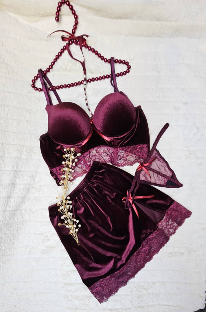 Royal Satin Lace Lingerie Set طقم لانجري ساتان دانتيل ملكي